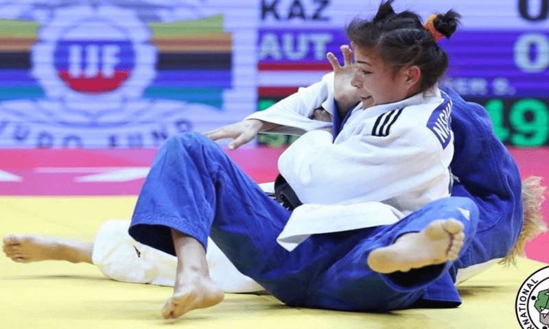 Казахстанка стартовала с победы на Grand Slam по дзюдо в Израиле