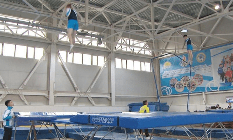 Юные карагандинцы завоевали 27 медалей на чемпионате РК по батутной гимнастике