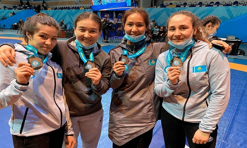 Акмолинские спортсменки выиграли чемпионат Казахстана по женской борьбе