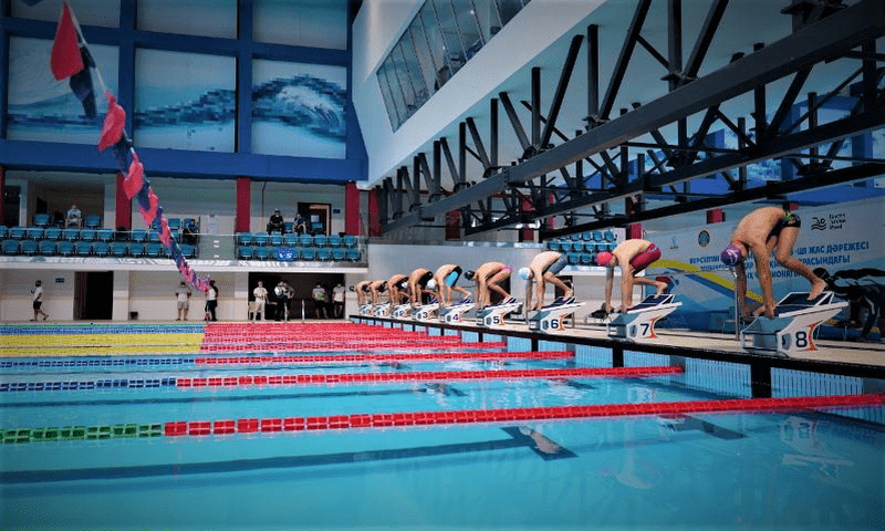 В Нур-Султане проходит открытый чемпионат по плаванию проходит