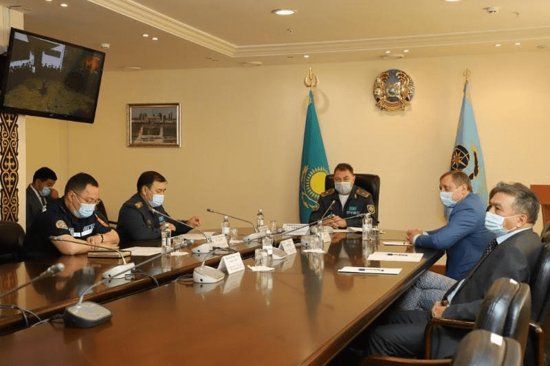 В Казахстане завершился тренинг по обучению водолазов МЧС
