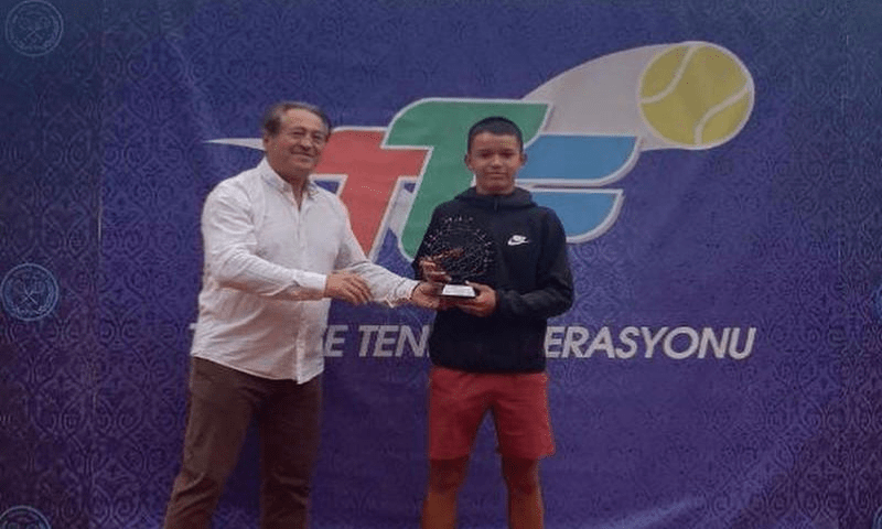 Казахстанский теннисист стал победителем соревнования серии «Tennis Europe»