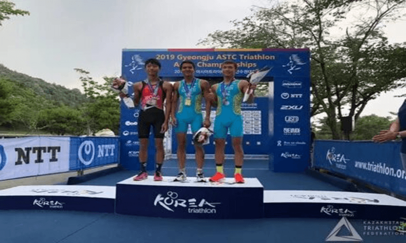 Казахстанские спортсмены взяли «золото» чемпионата по триатлону