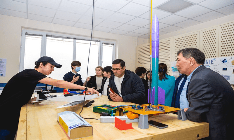 В Алматы открылась инновационная лаборатория для школьников