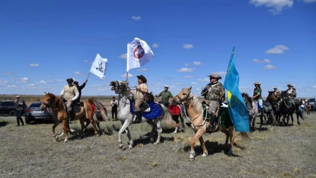 В Казахстане стартовала конная экспедиция