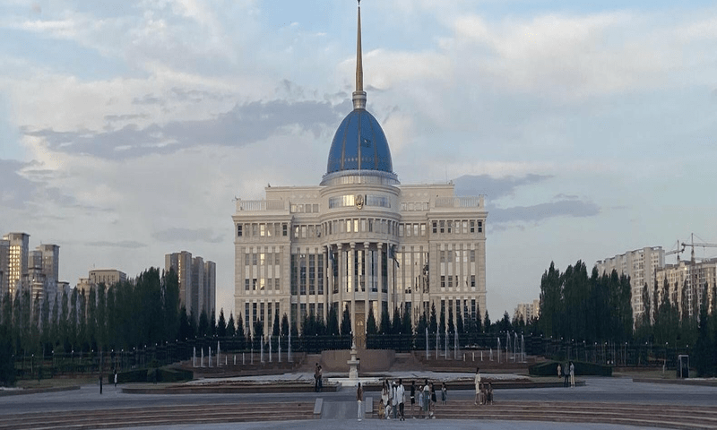 12 кандидатов примут участие в выборах президента Казахстана