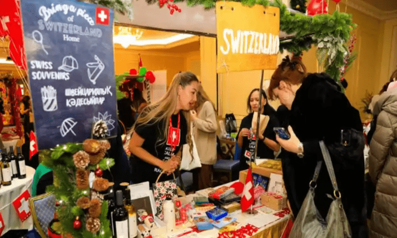 Рождественская благотворительная ярмарка проходит в Астане